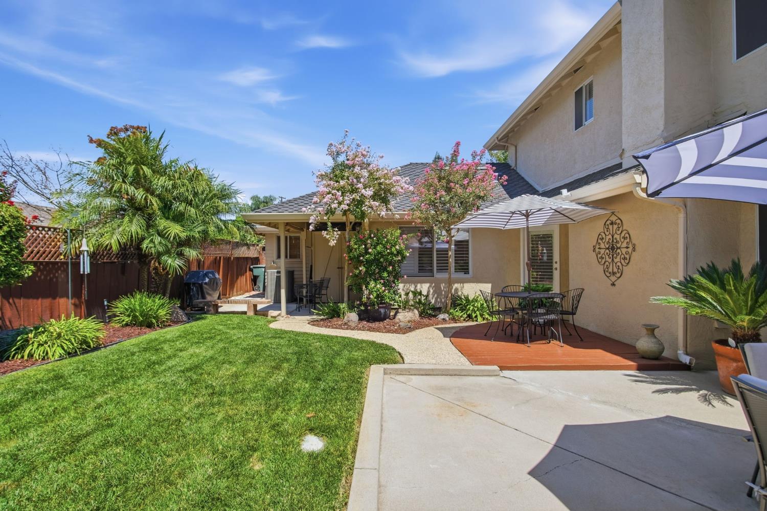 3221 Lakeshore Ct, Modesto, CA 95355