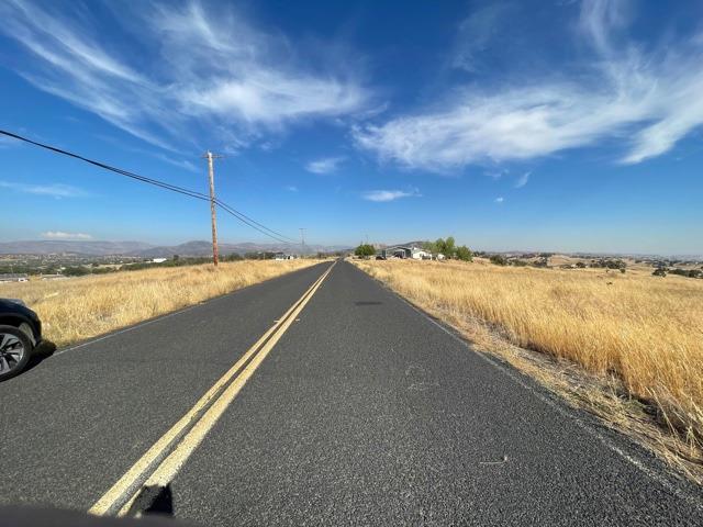9784 Banderilla Dr, La Grange, CA 95329