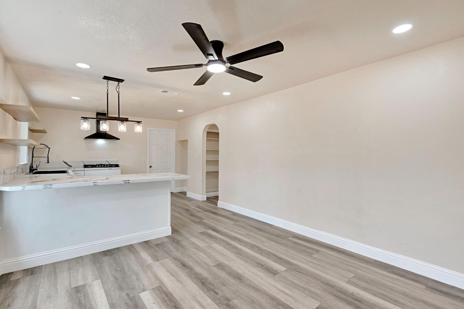 15760 Raymond Rd, Madera, CA 93638