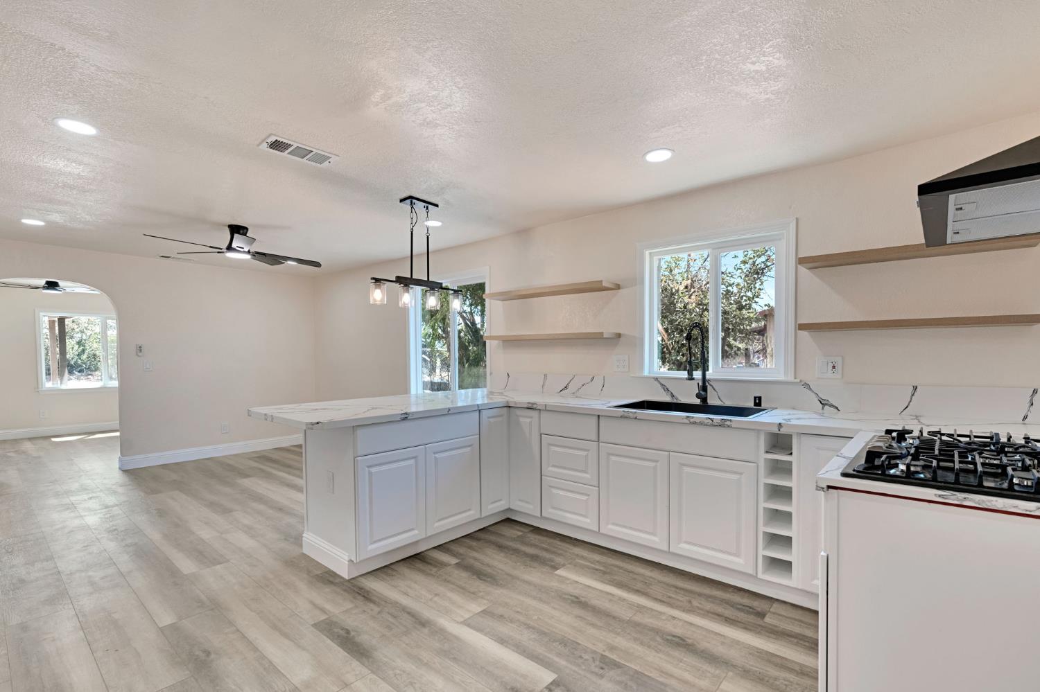 15760 Raymond Rd, Madera, CA 93638