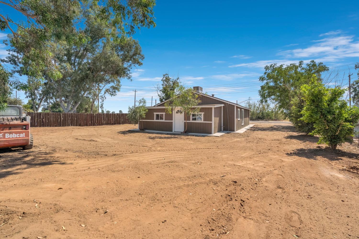 15760 Raymond Rd, Madera, CA 93638