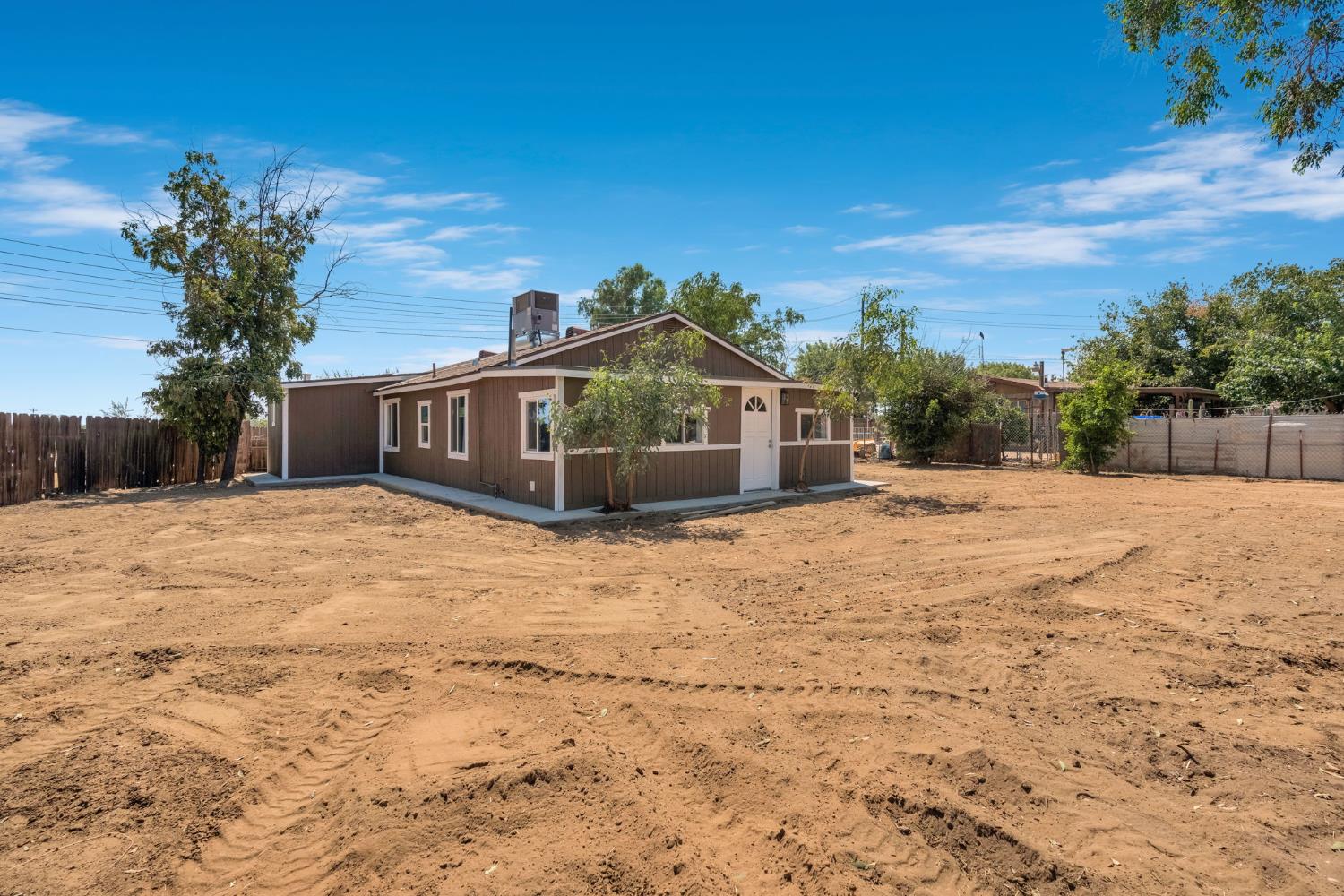 15760 Raymond Rd, Madera, CA 93638