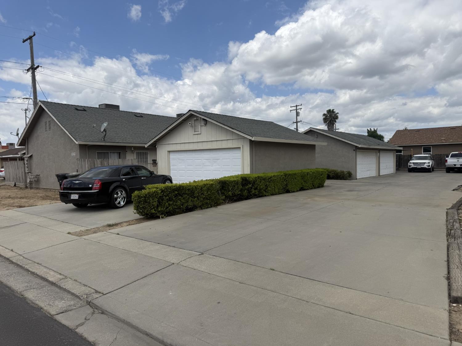 12317 Bentley units 12 & 3 St, Waterford, CA 95386