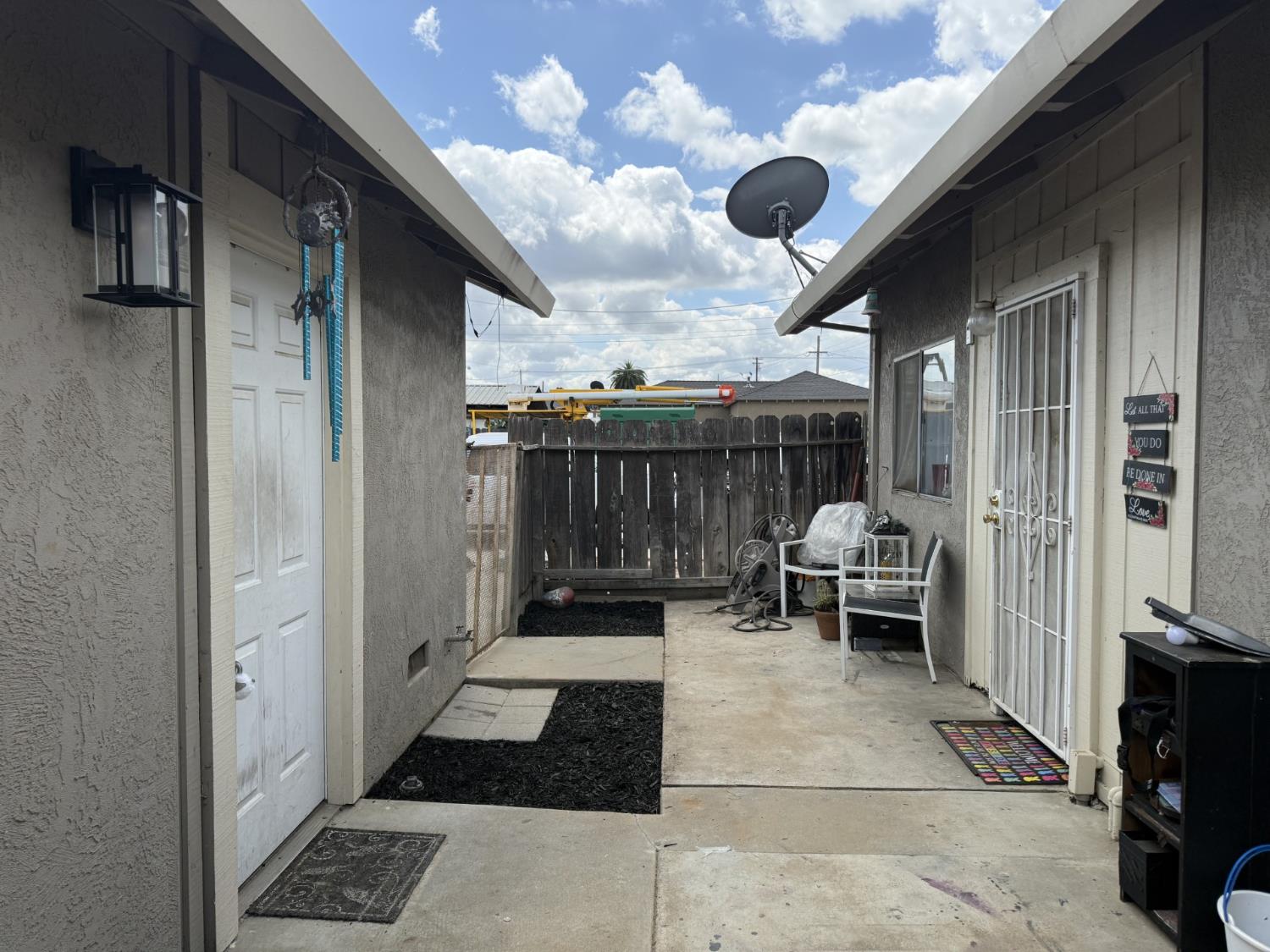 12317 Bentley units 12 & 3 St, Waterford, CA 95386