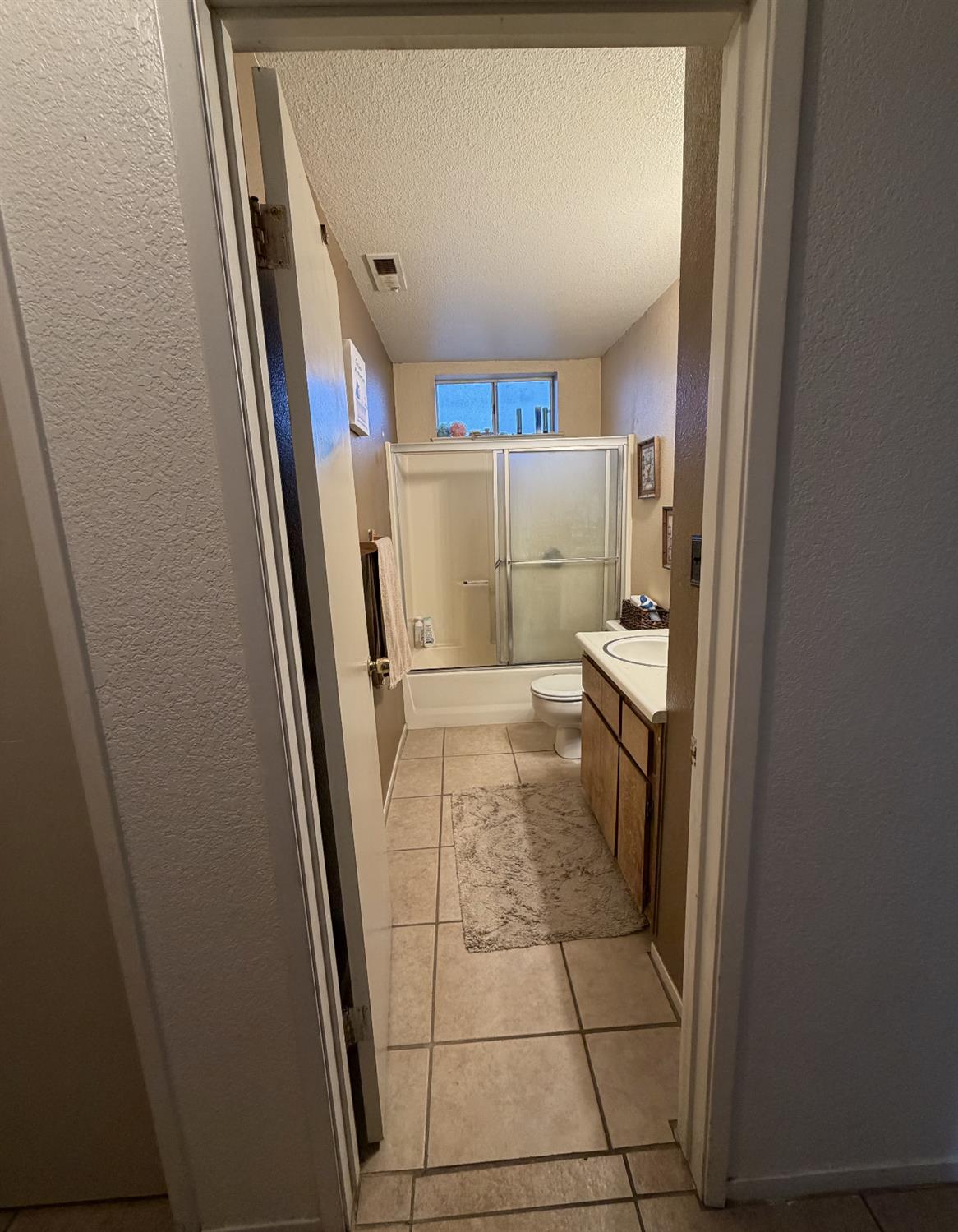 12317 Bentley units 12 & 3 St, Waterford, CA 95386