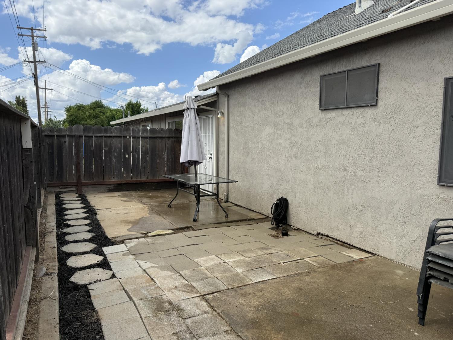 12317 Bentley units 12 & 3 St, Waterford, CA 95386