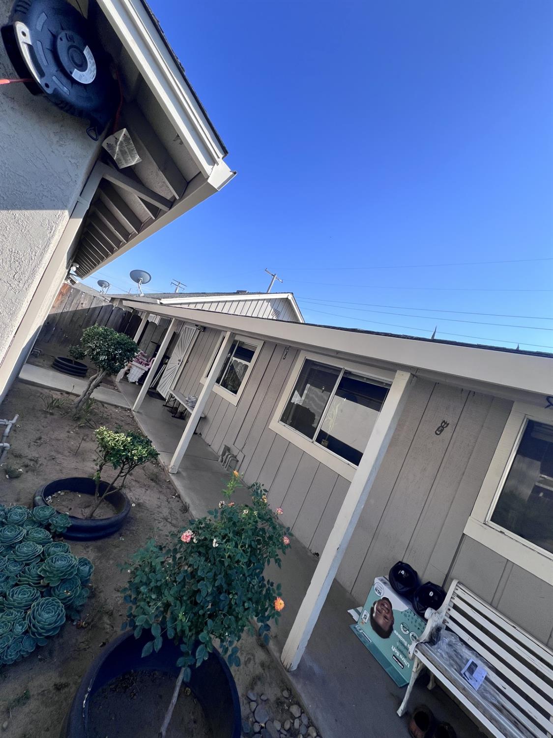 12317 Bentley units 12 & 3 St, Waterford, CA 95386