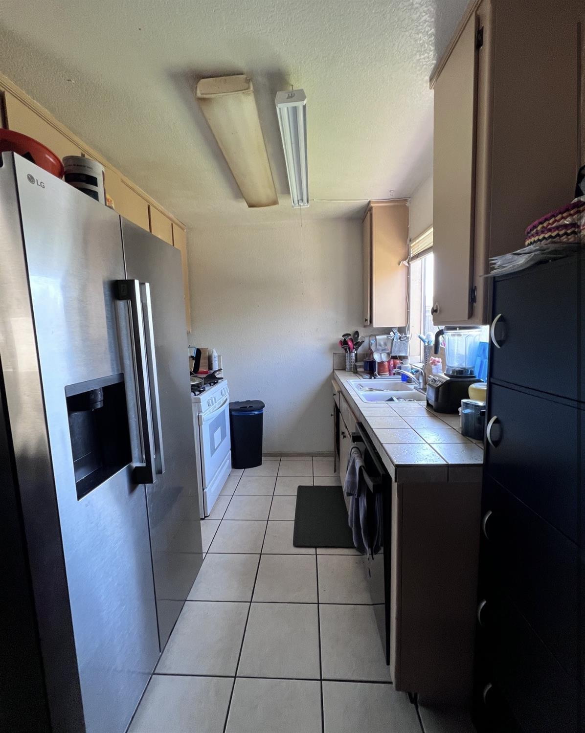 12317 Bentley units 12 & 3 St, Waterford, CA 95386