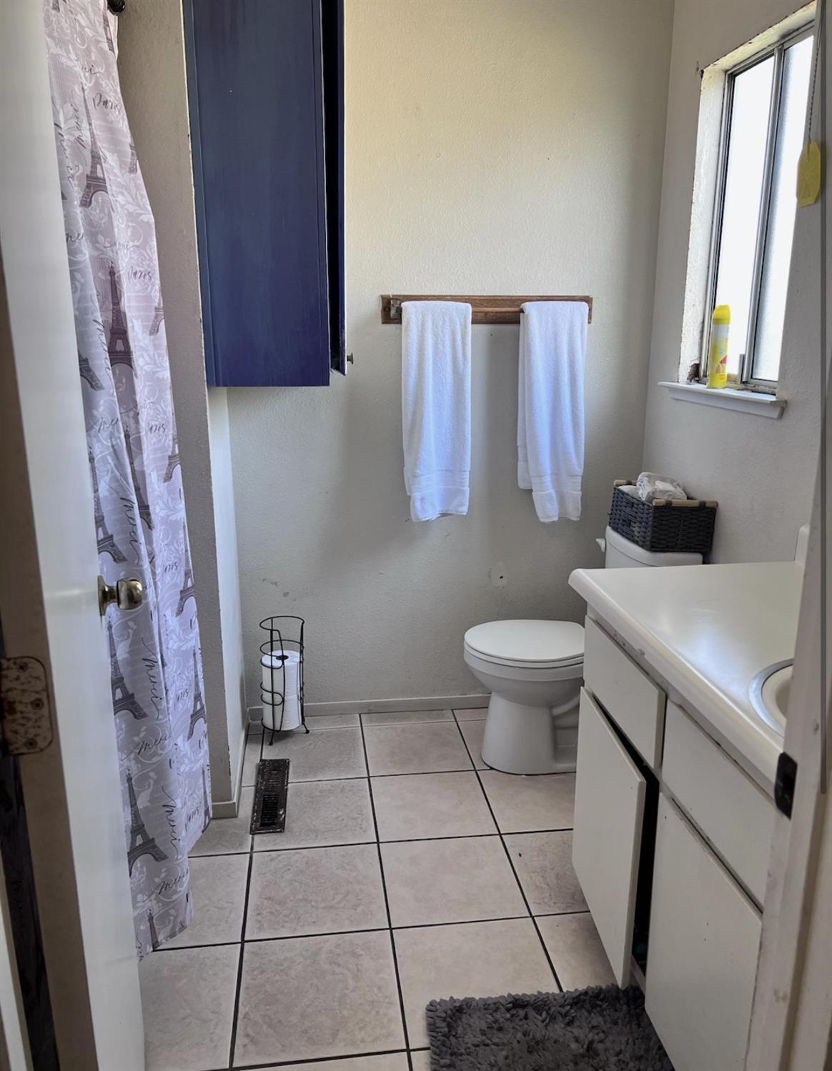 12317 Bentley units 12 & 3 St, Waterford, CA 95386