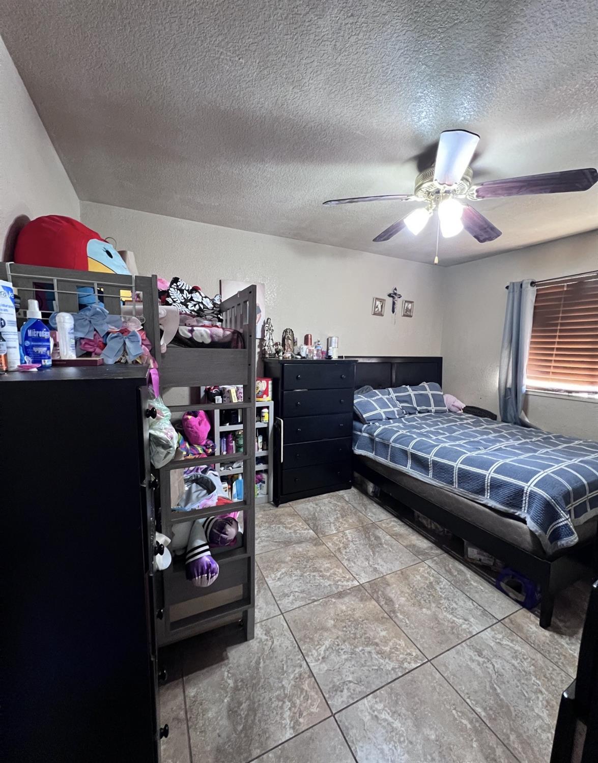 12317 Bentley units 12 & 3 St, Waterford, CA 95386