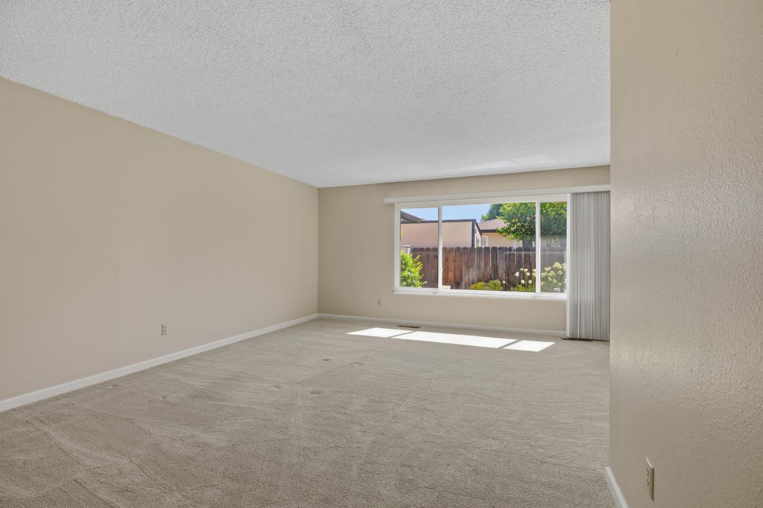 3320 Alta Way, Modesto, CA 95350