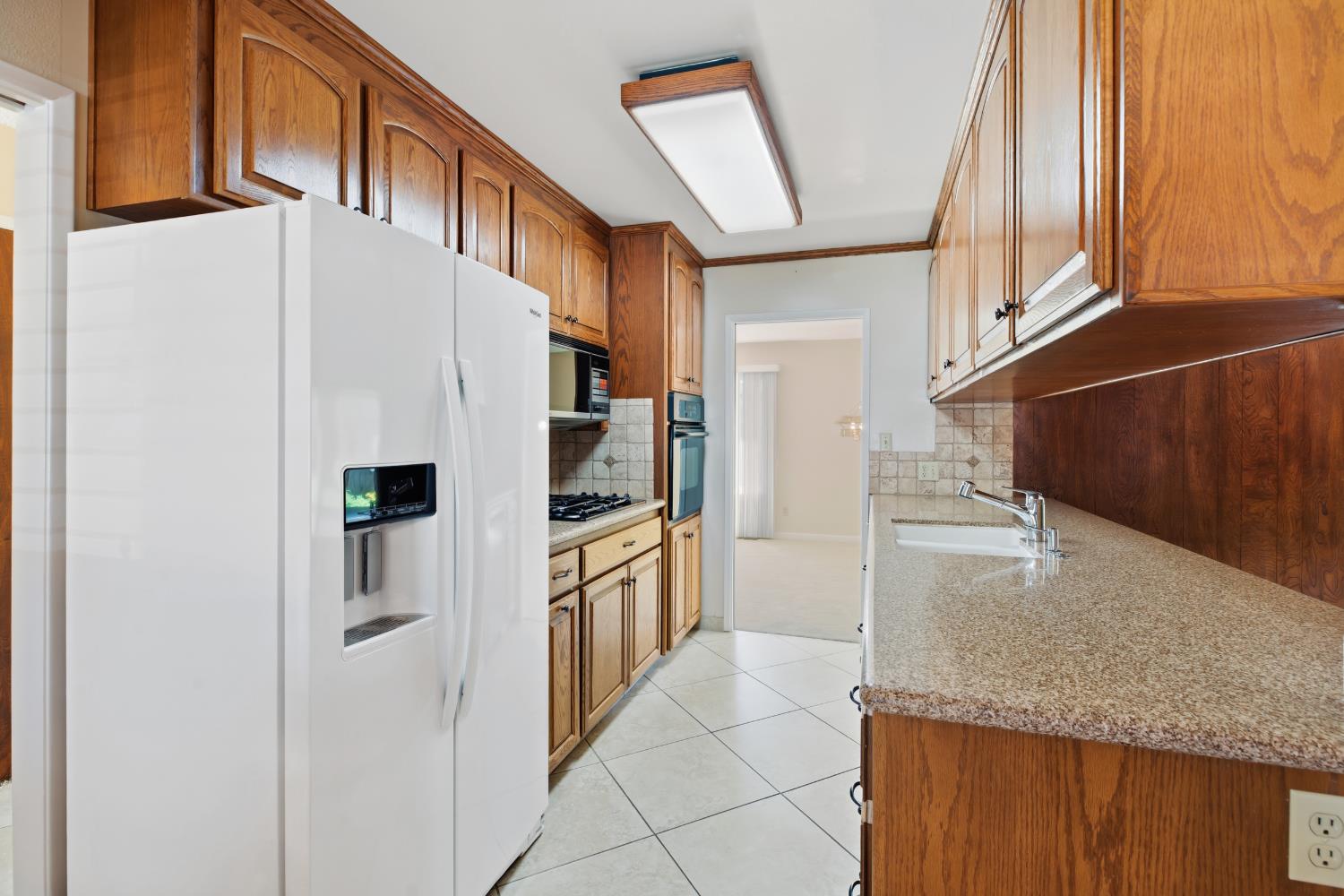 3320 Alta Way, Modesto, CA 95350