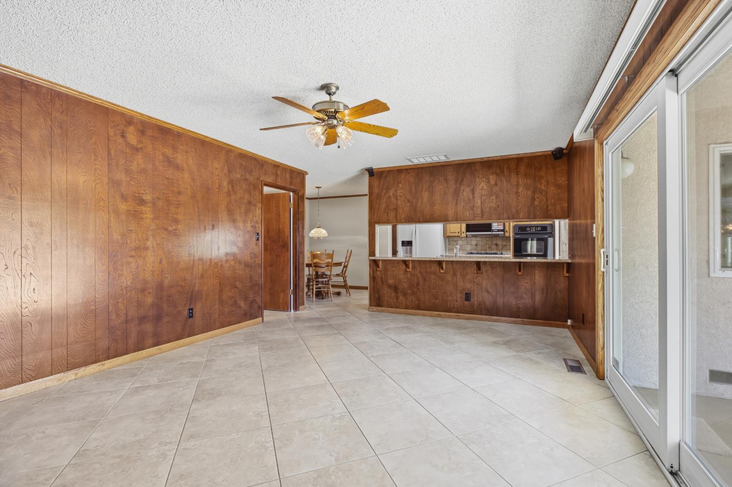 3320 Alta Way, Modesto, CA 95350