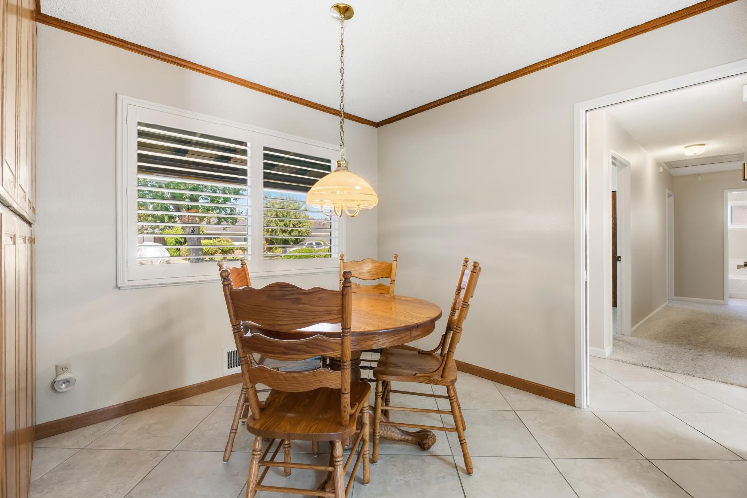 3320 Alta Way, Modesto, CA 95350