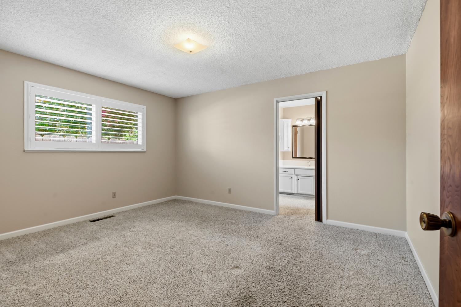 3320 Alta Way, Modesto, CA 95350