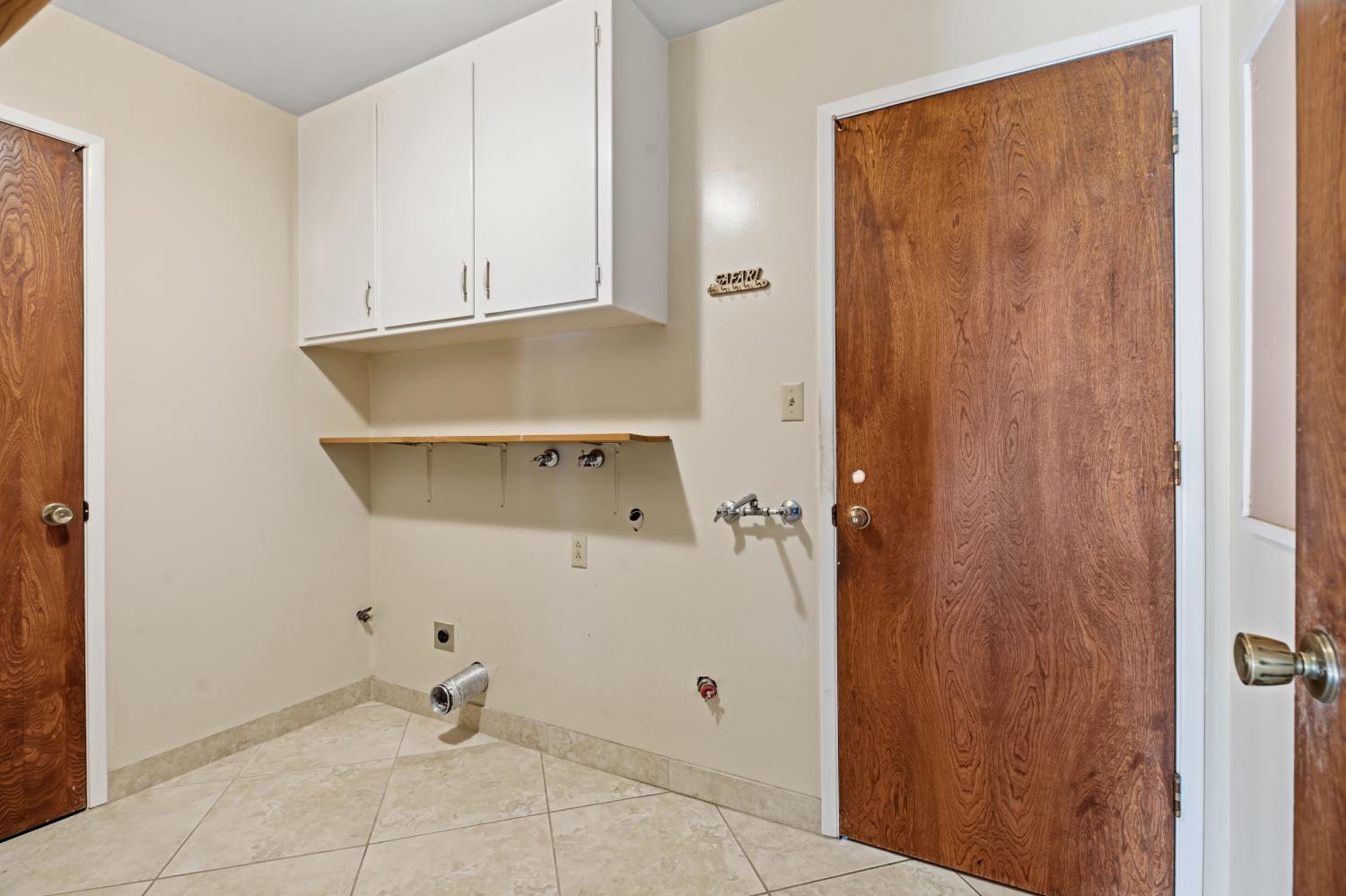 3320 Alta Way, Modesto, CA 95350