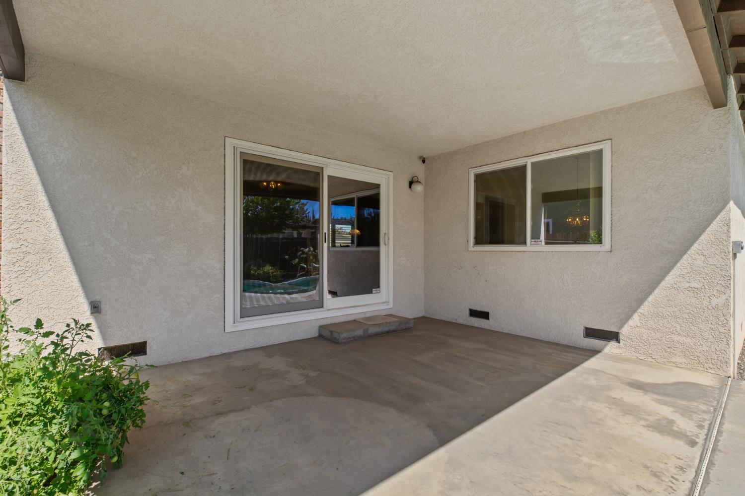 3320 Alta Way, Modesto, CA 95350