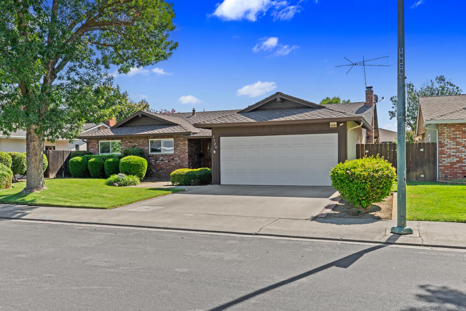 3320 Alta Way, Modesto, CA 95350