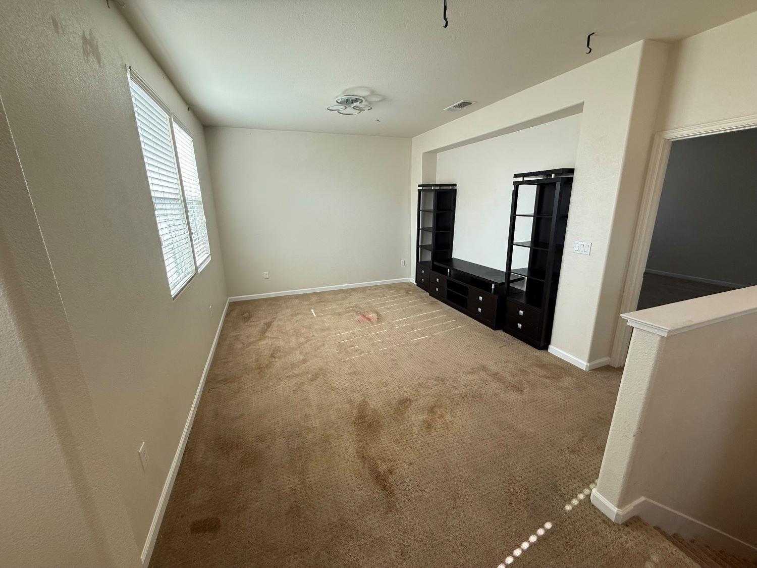 2217 Novi Dr, Riverbank, CA 95367