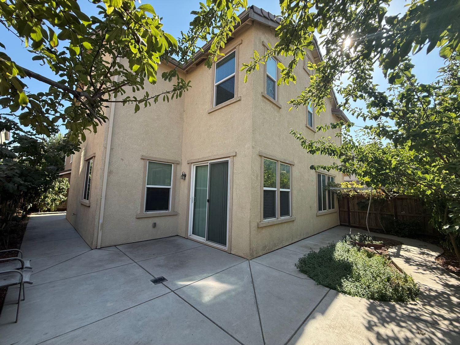 2217 Novi Dr, Riverbank, CA 95367