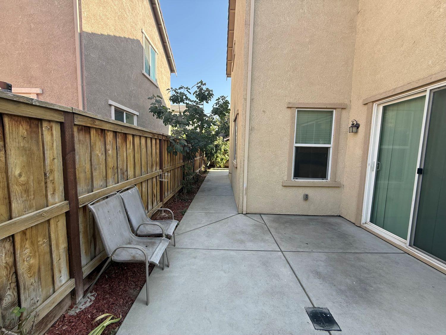 2217 Novi Dr, Riverbank, CA 95367