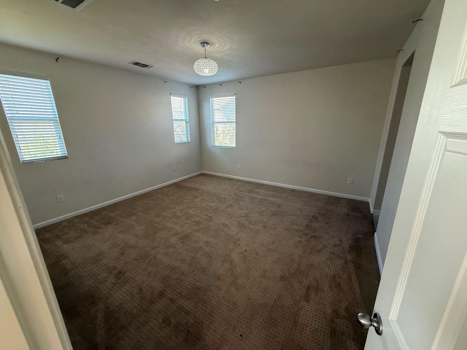 2217 Novi Dr, Riverbank, CA 95367