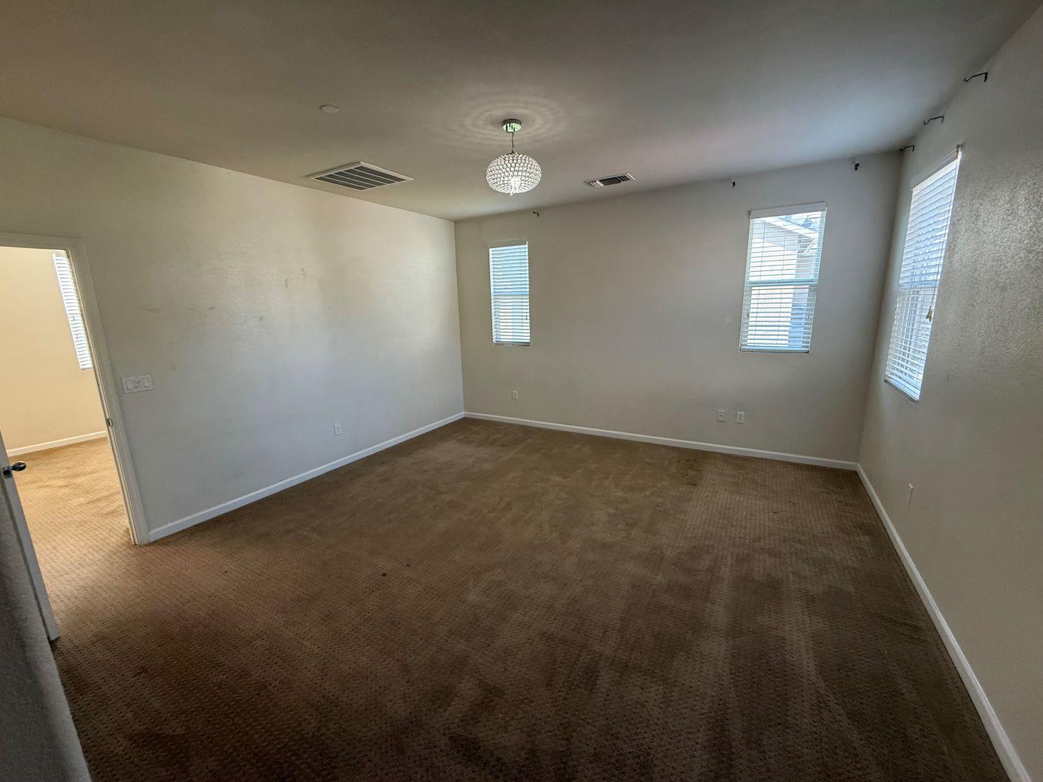 2217 Novi Dr, Riverbank, CA 95367