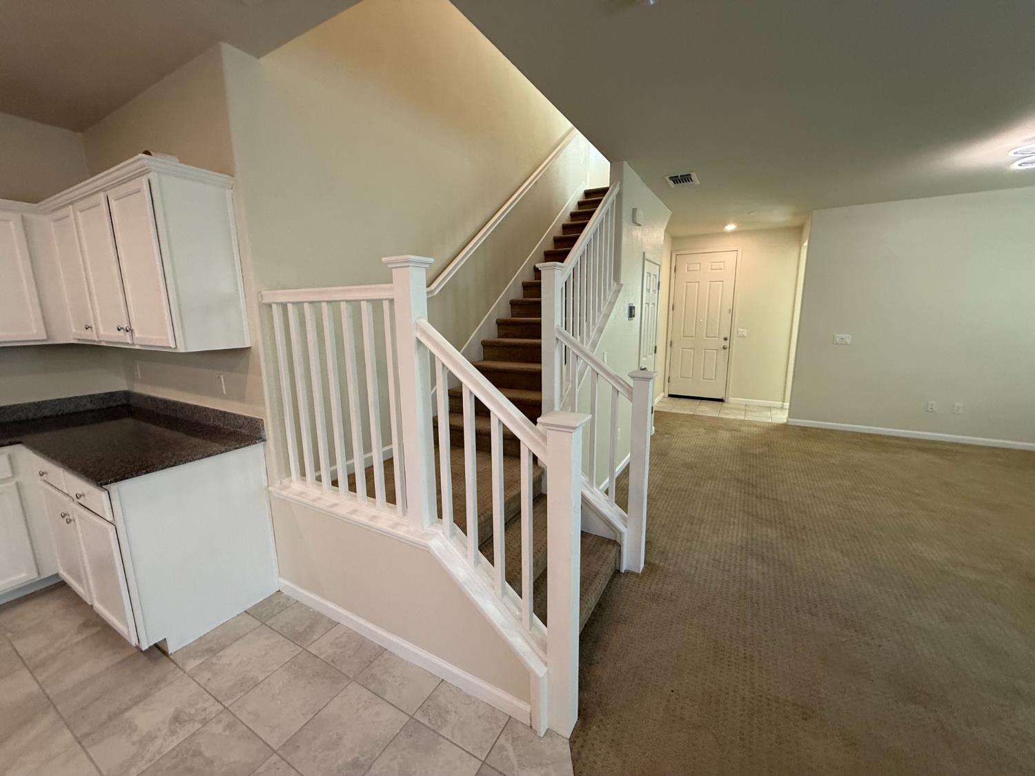 2217 Novi Dr, Riverbank, CA 95367