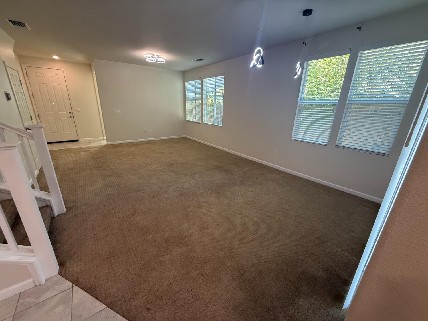 2217 Novi Dr, Riverbank, CA 95367