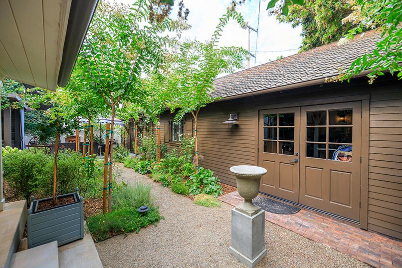923 Magnolia Ave, Modesto, CA 95350