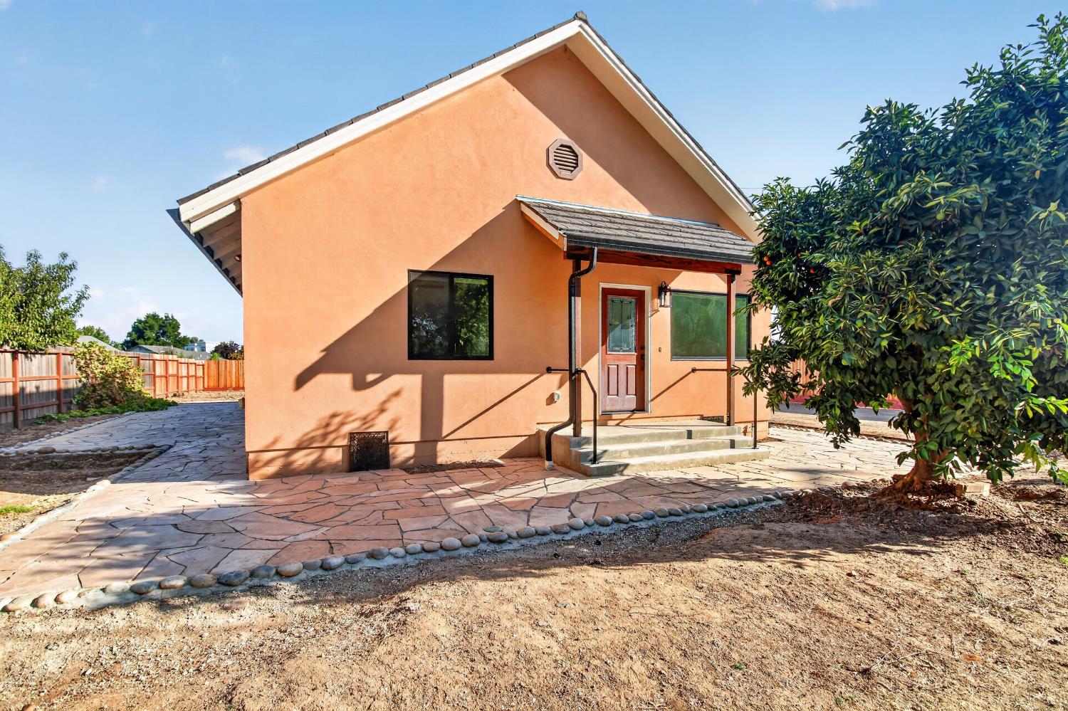 1385 W North Bear Creek Dr, Merced, CA 95348