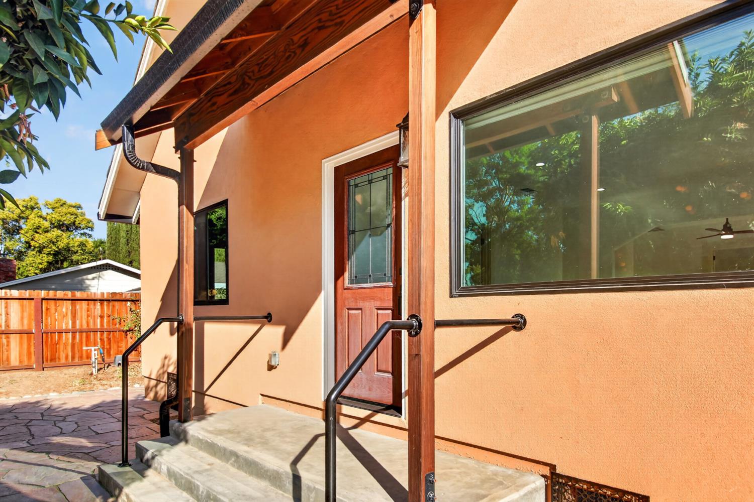 1385 W North Bear Creek Dr, Merced, CA 95348