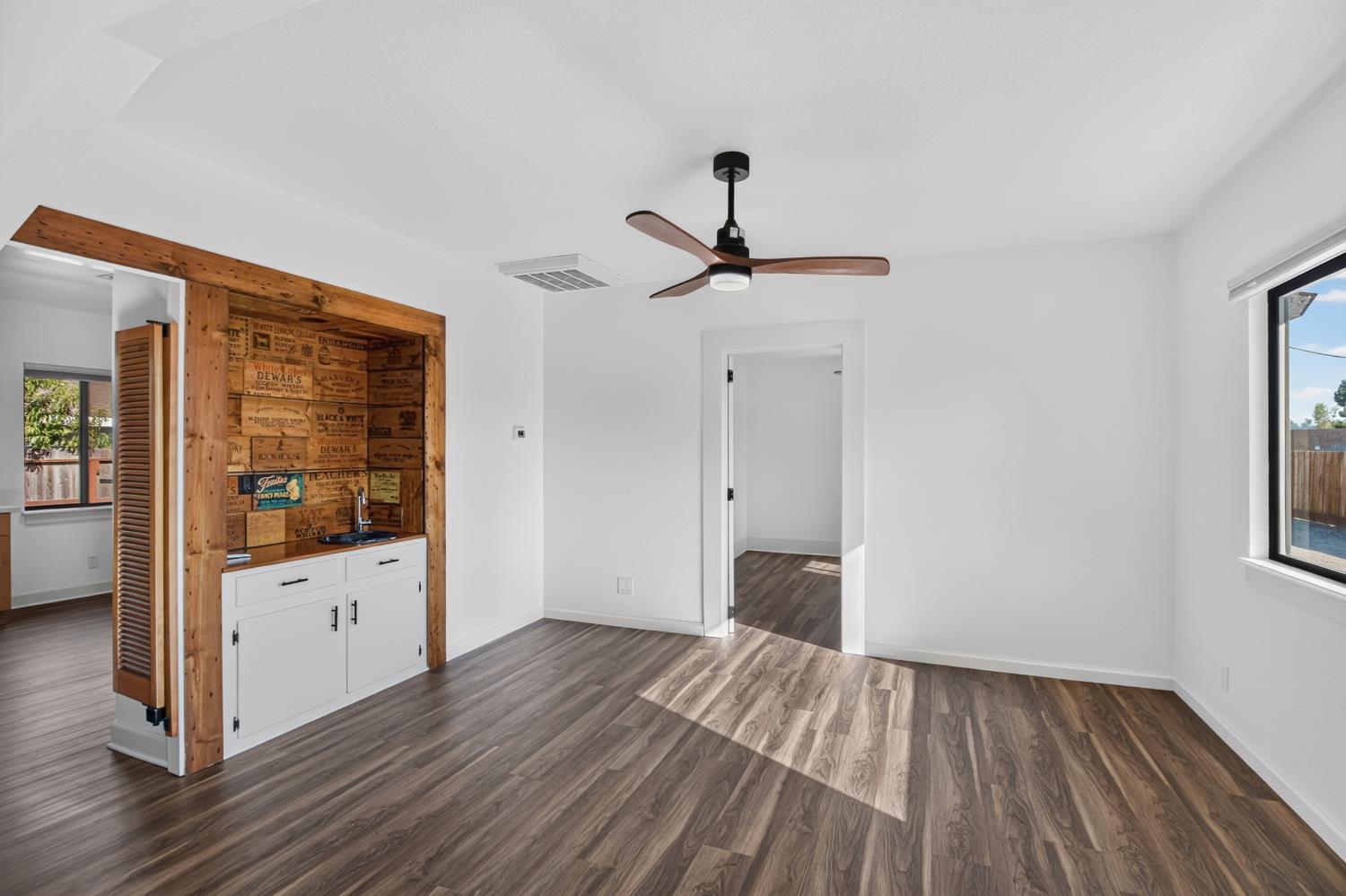 1385 W North Bear Creek Dr, Merced, CA 95348