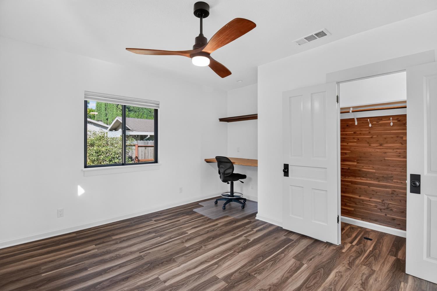 1385 W North Bear Creek Dr, Merced, CA 95348