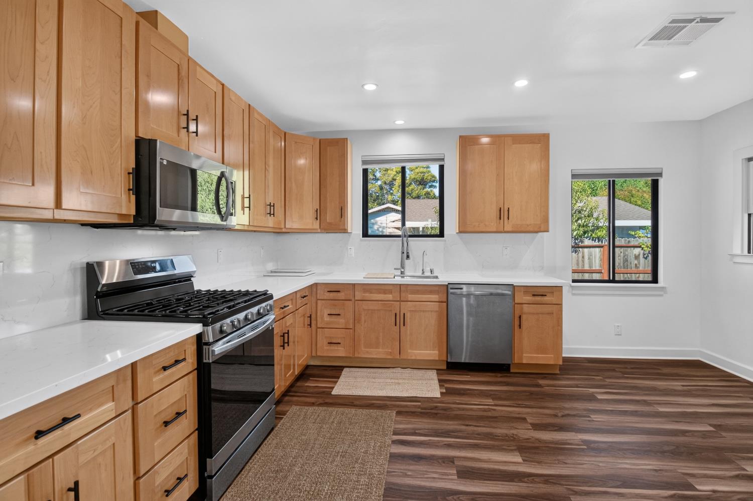 1385 W North Bear Creek Dr, Merced, CA 95348