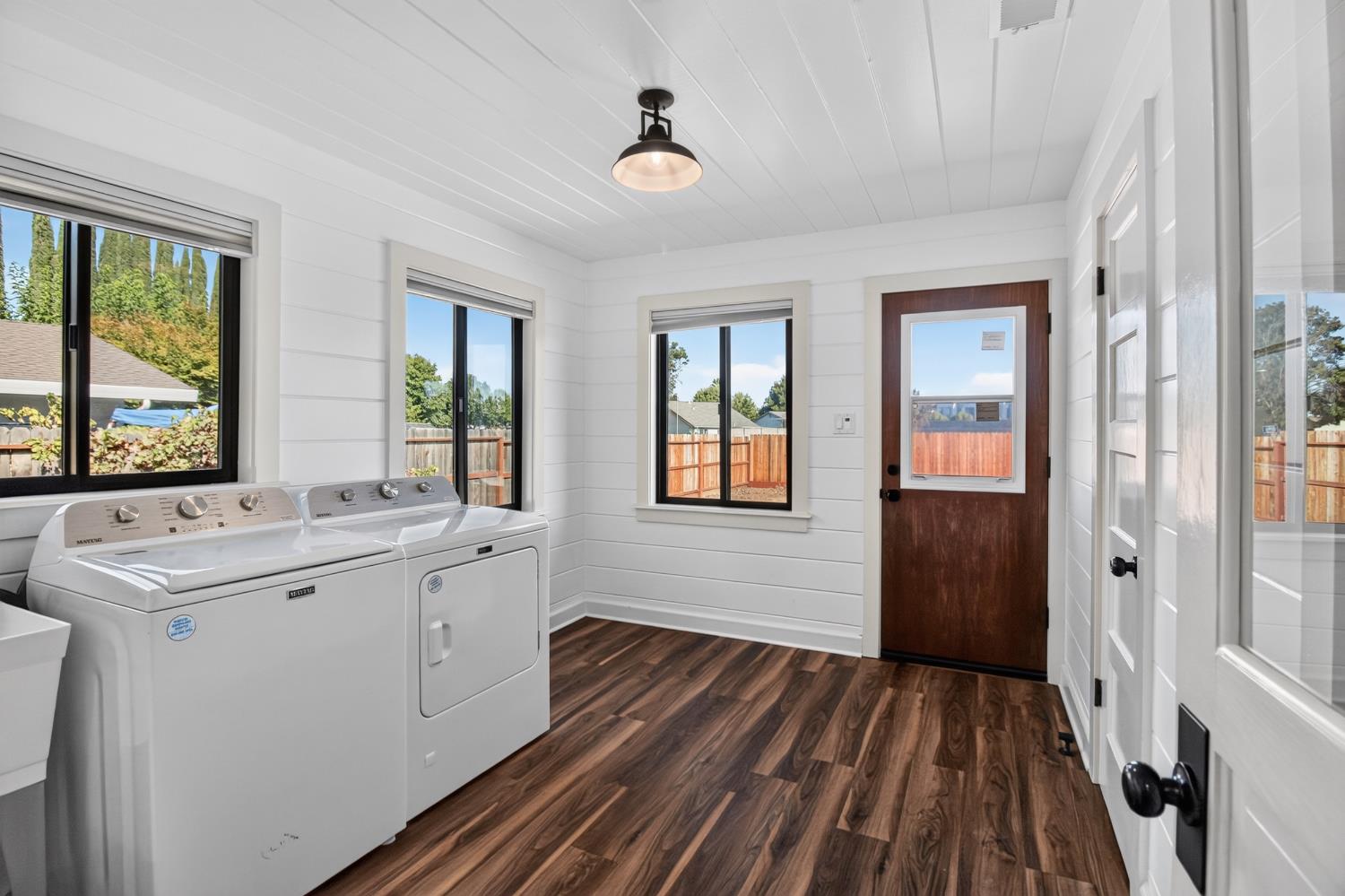 1385 W North Bear Creek Dr, Merced, CA 95348