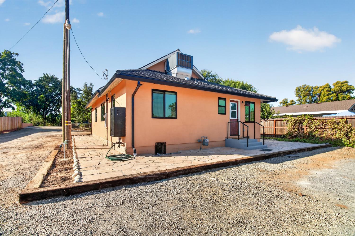 1385 W North Bear Creek Dr, Merced, CA 95348