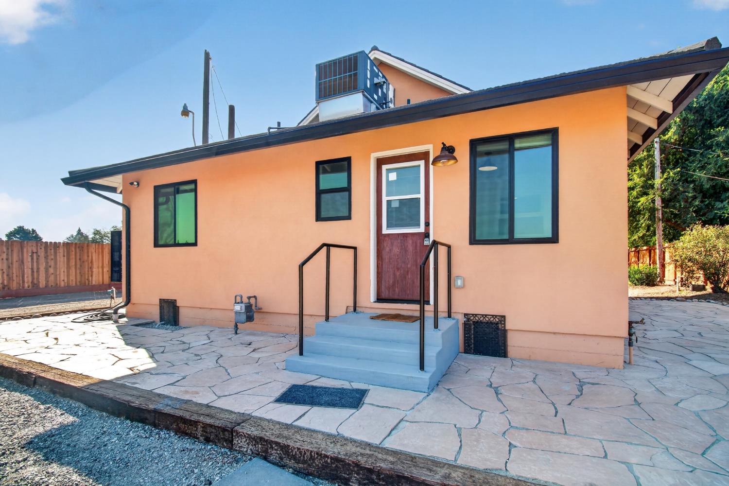 1385 W North Bear Creek Dr, Merced, CA 95348