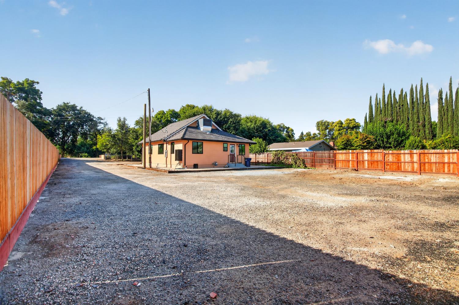 1385 W North Bear Creek Dr, Merced, CA 95348