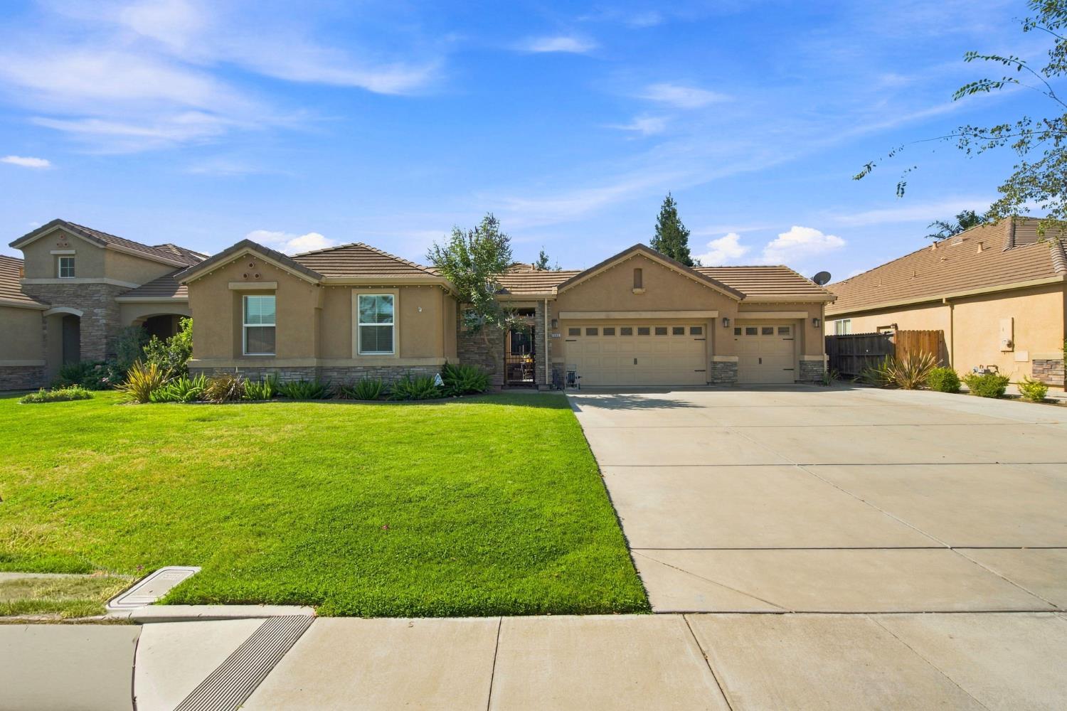 1092 Heartland Dr, Manteca, CA 95337