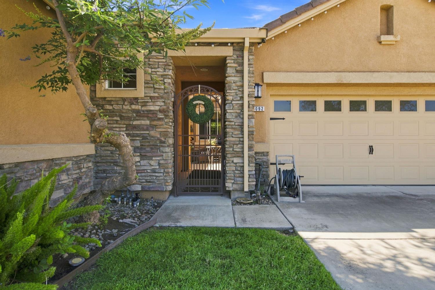 1092 Heartland Dr, Manteca, CA 95337