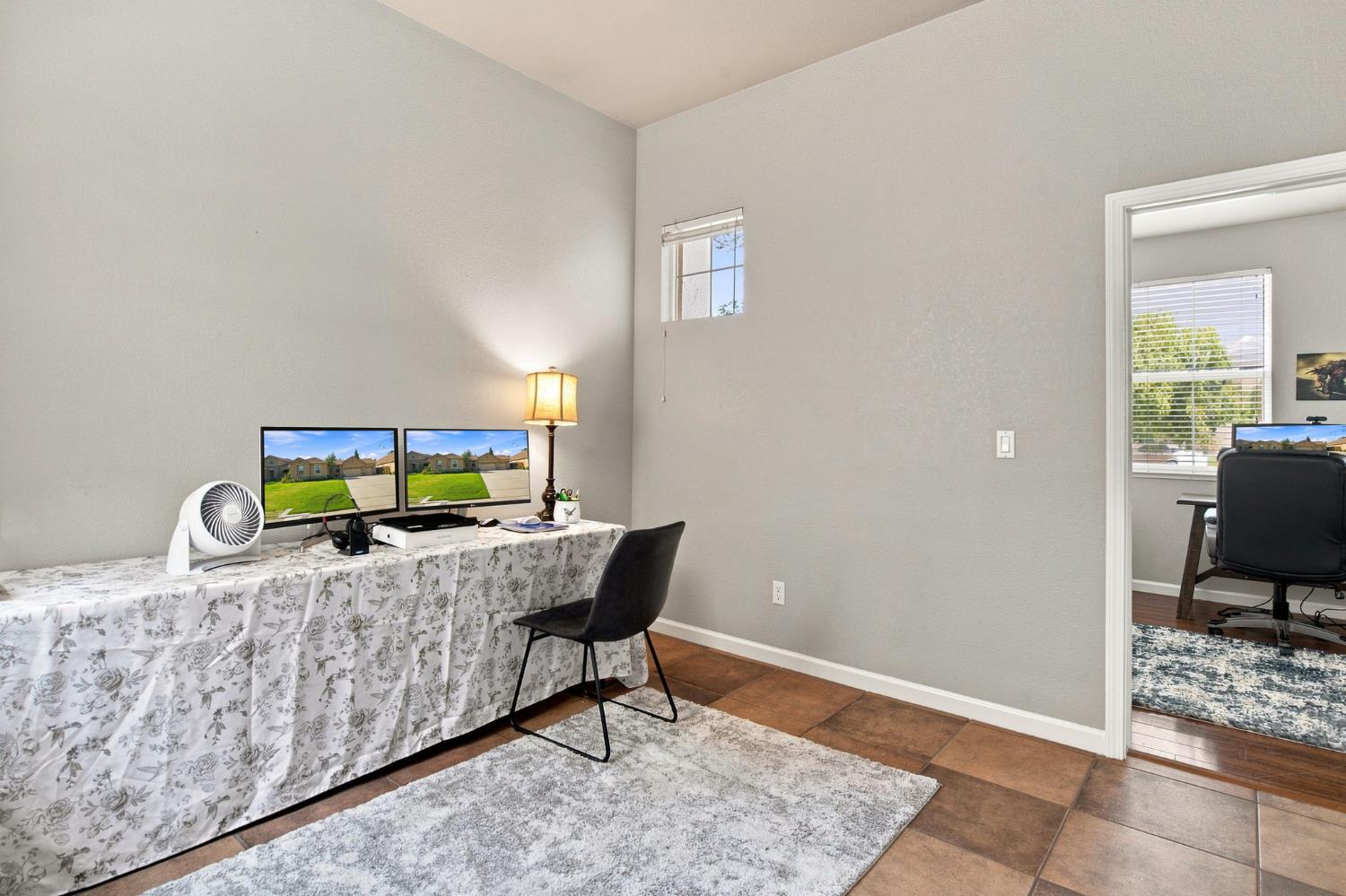 1092 Heartland Dr, Manteca, CA 95337