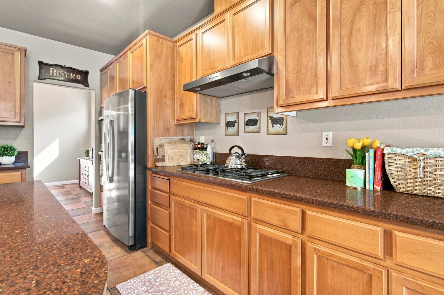 1092 Heartland Dr, Manteca, CA 95337
