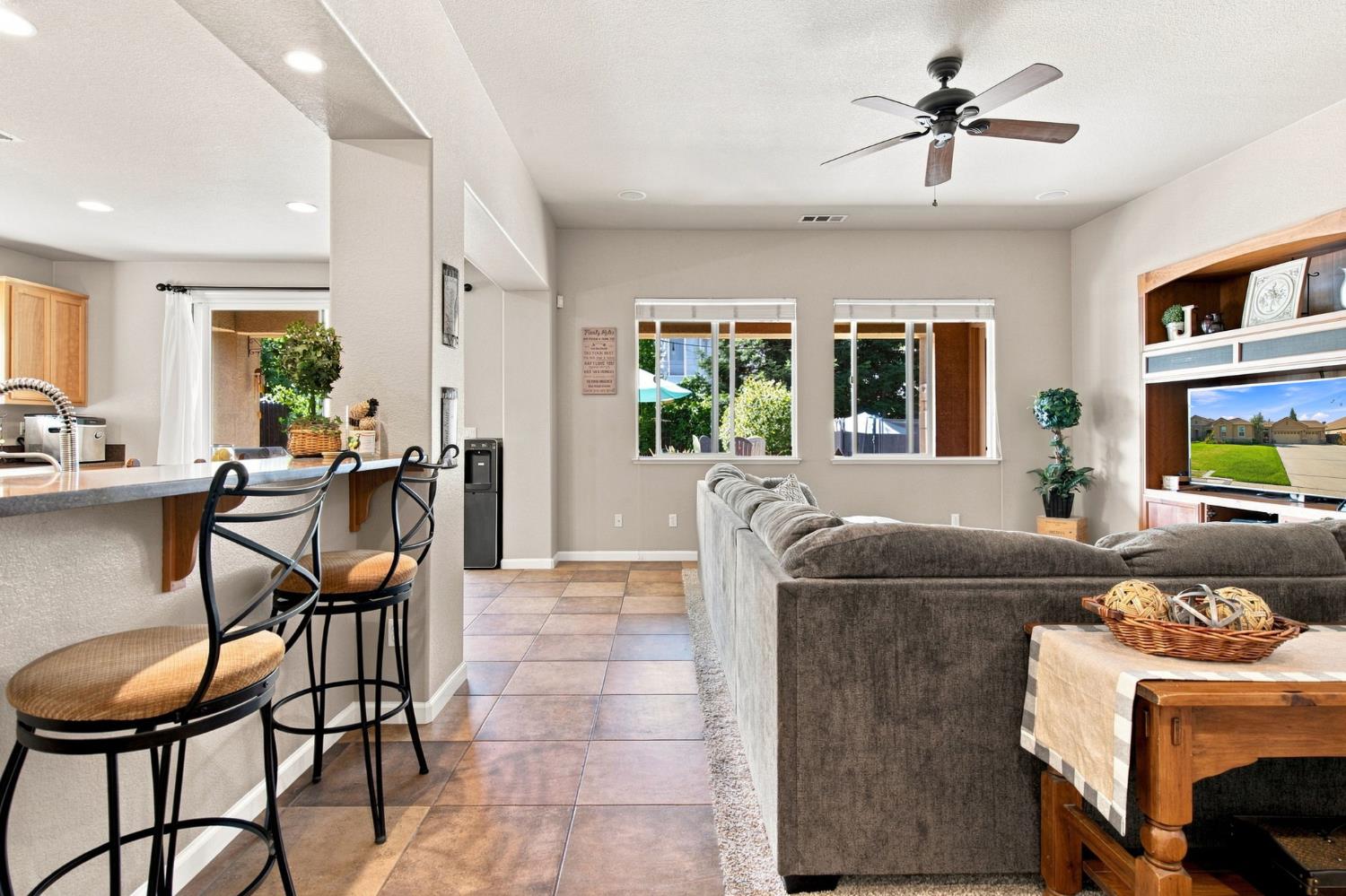 1092 Heartland Dr, Manteca, CA 95337