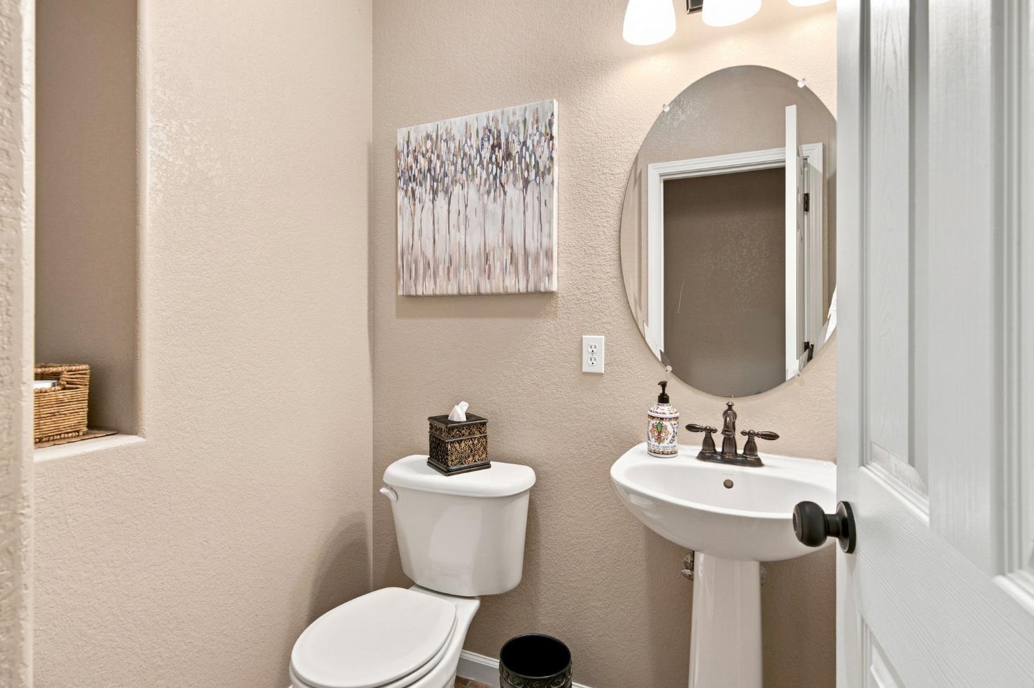 1092 Heartland Dr, Manteca, CA 95337