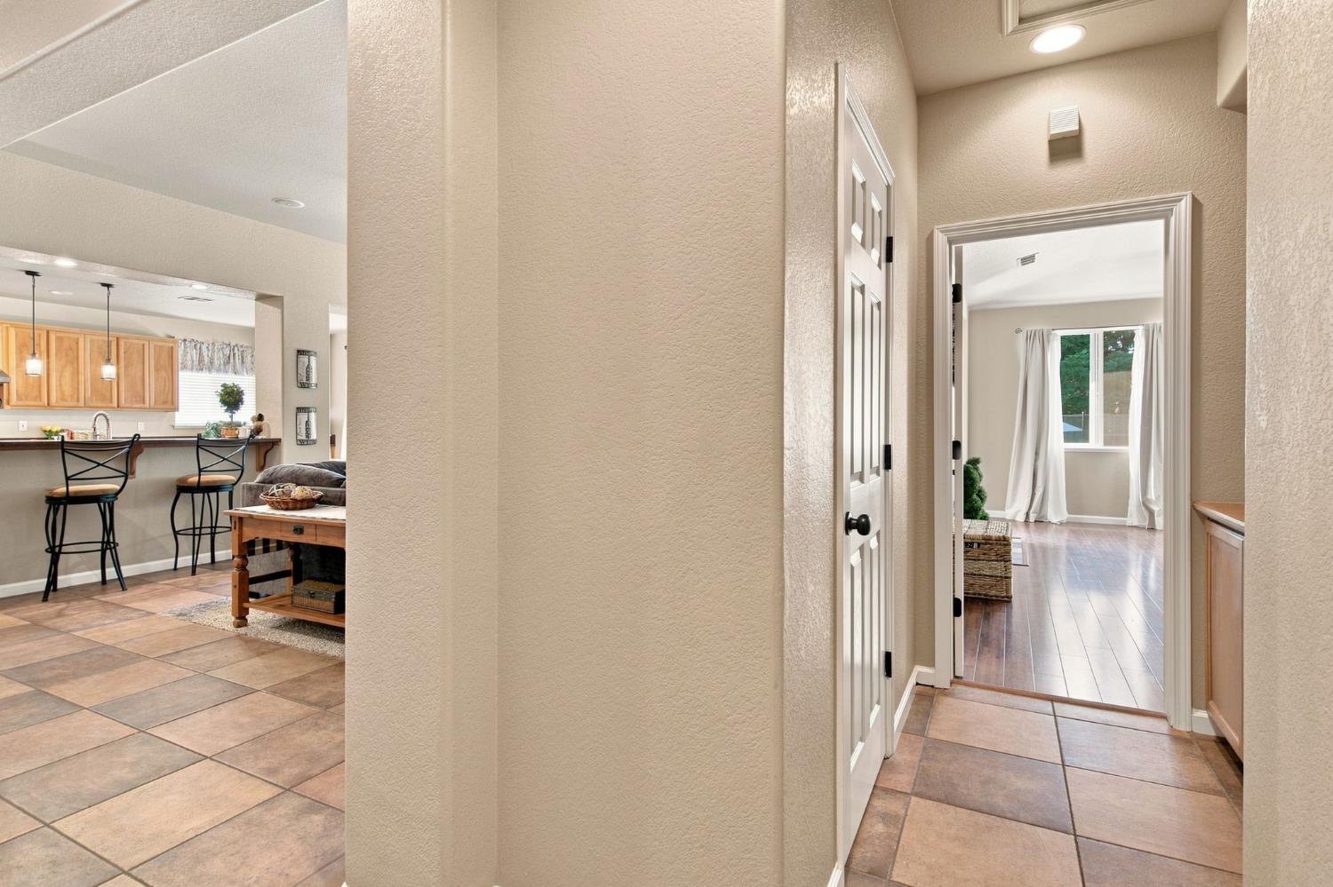 1092 Heartland Dr, Manteca, CA 95337