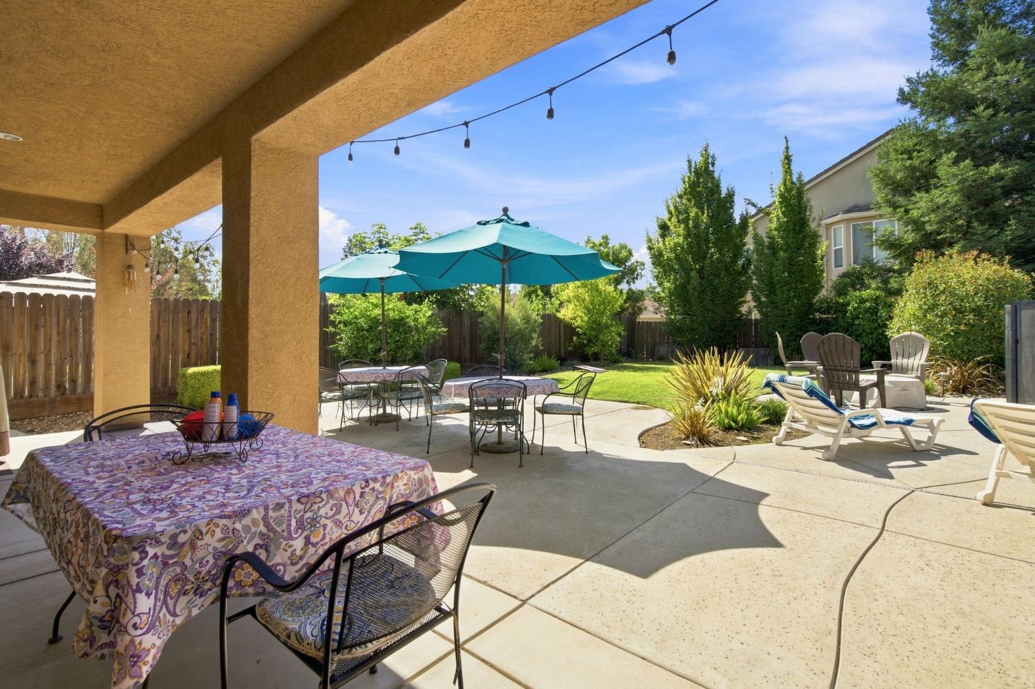 1092 Heartland Dr, Manteca, CA 95337