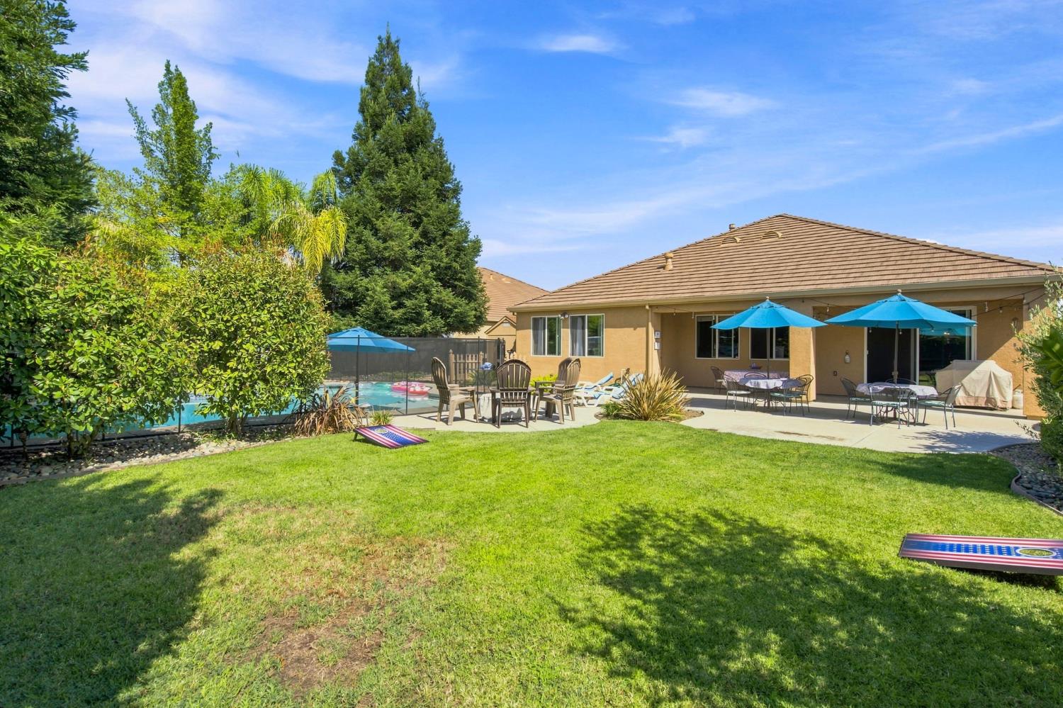 1092 Heartland Dr, Manteca, CA 95337