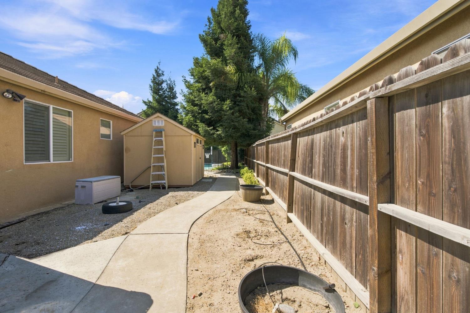1092 Heartland Dr, Manteca, CA 95337