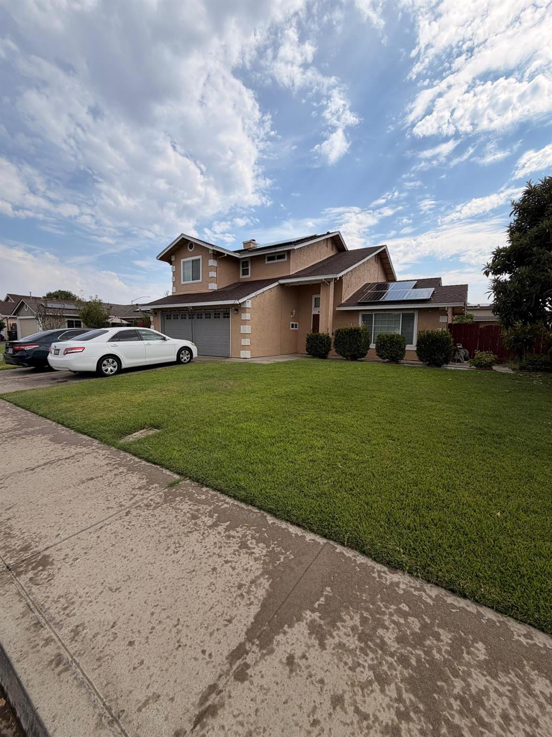 846 Wycliffe Dr, Livingston, CA 95334